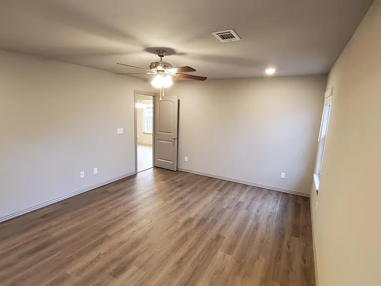 2315 W Margaret St — Photo 32