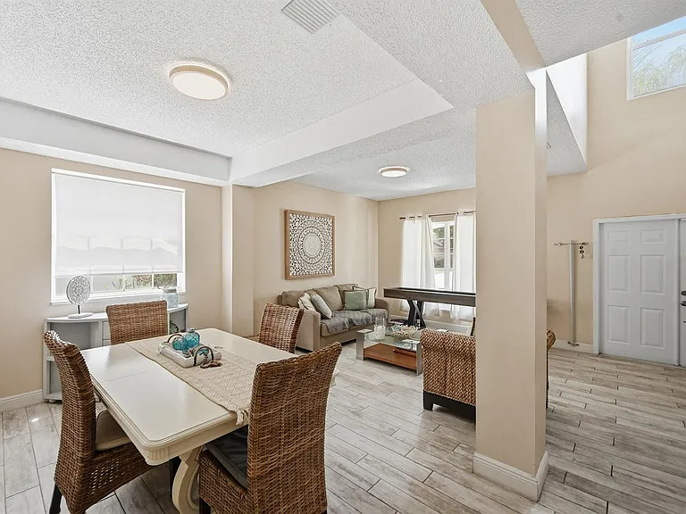 15073 Oak Chase Ct — Photo 5
