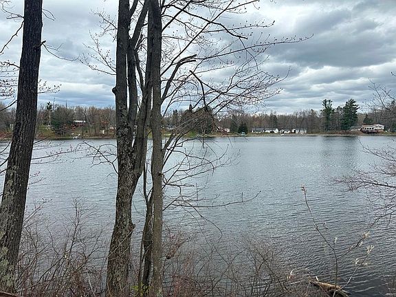4th image of 2120 Deer Lake Rd