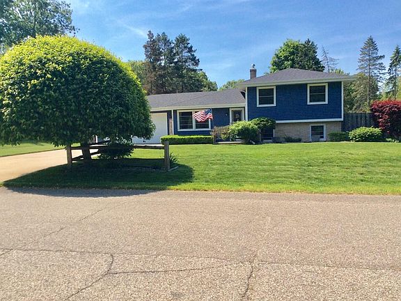 4th image of 3029 Radcliffe Ave