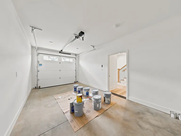 149 Luke Ct — Photo 25