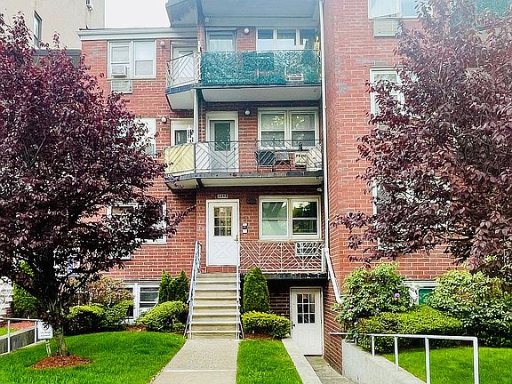 3rd image of 2955 Ocean Pkwy Unit 1