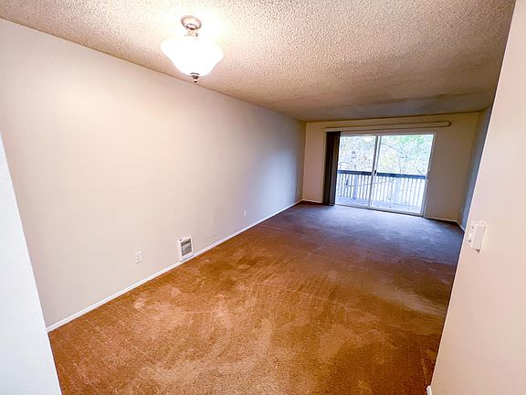3rd image of 9428 Ravenna Ave NE APT 401