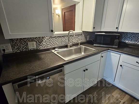 4th image of 32 West St #A