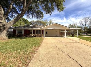 1821 Mars Dr, Bossier City, LA 71112