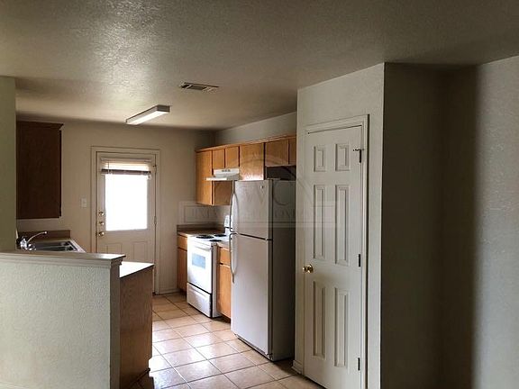 4th image of 2701 Seabiscuit Dr APT A