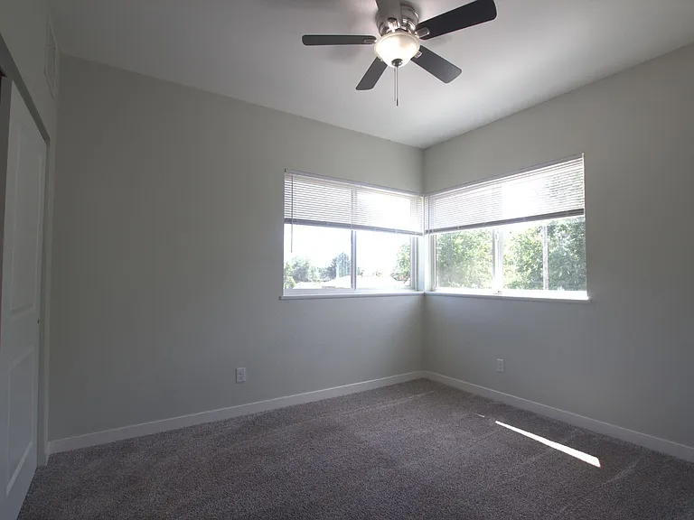 1601 Kimbark St #104 — Photo 5