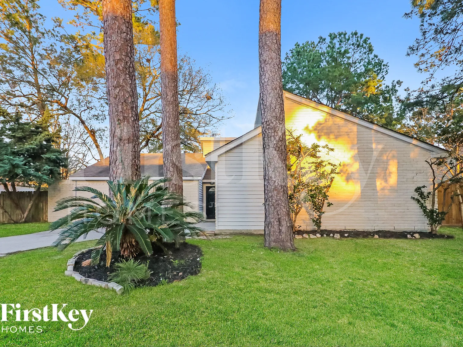 3 bed, 2.0 bath, 1543 sqft, $1,610 — Photo 1