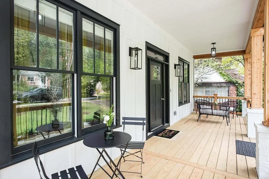 4 bed, 2800 sqft, $6,000 — Photo 2