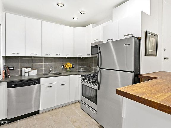 4th image of 19 Fiske Pl APT Gl