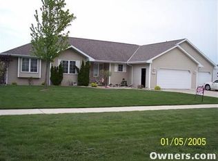 2126 Charles St, De Pere, WI 54115