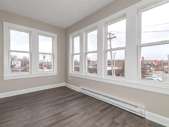 3rd image of 17009 Albers Ave