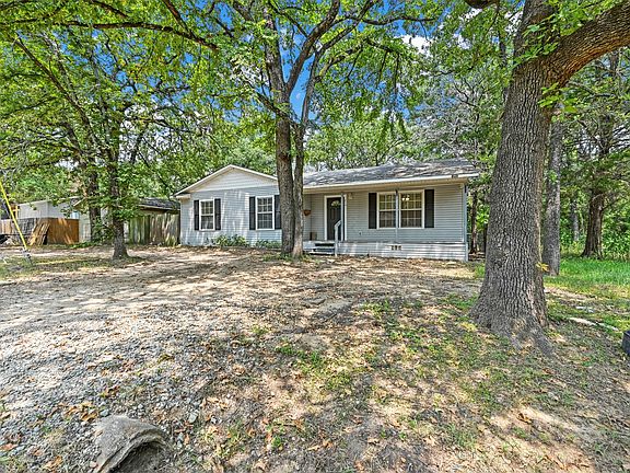 2nd image of 214 Wildflower Dr