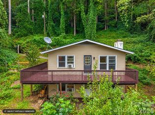 697 Courtney Dr, Hendersonville, NC 28792