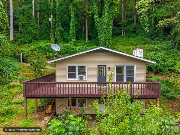 697 Courtney Dr, Hendersonville, NC 28792