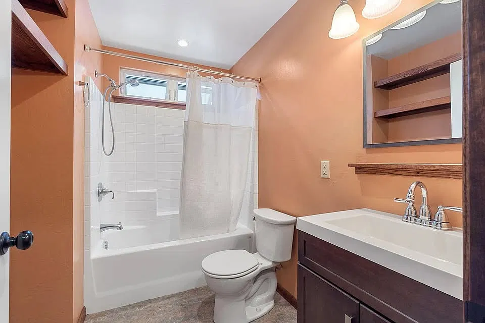 1130 Austin Way — Photo 2
