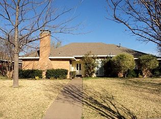 913 Meadow Gate Dr, Garland, TX 75040