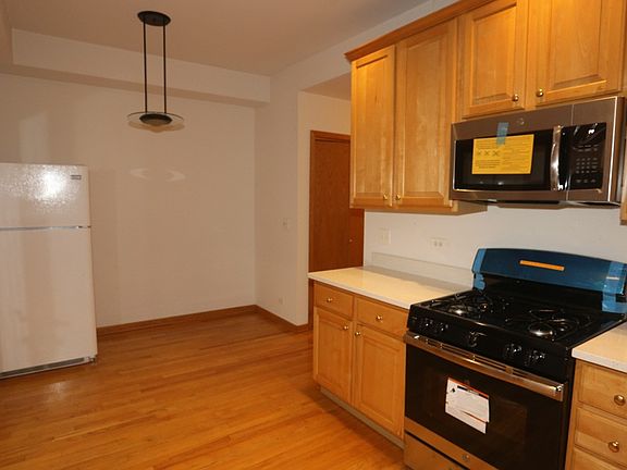 5th image of 1940 W Diversey Pkwy #2_W