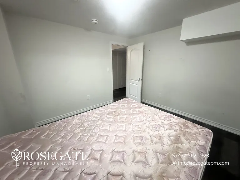 75 Parkside Dr #2 — Photo 8