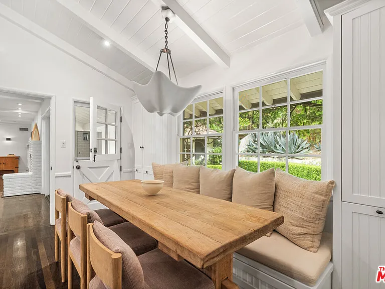 2107 El Roble Ln — Photo 10