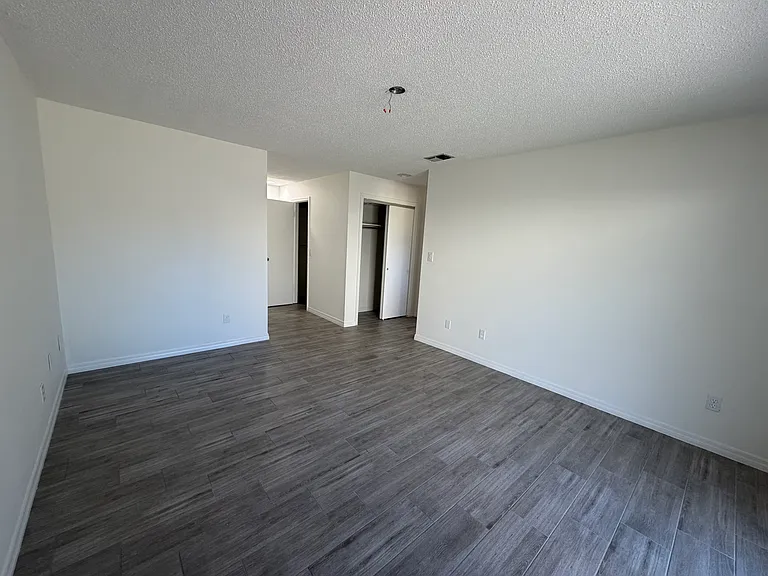 8042 Hook Cir — Photo 8