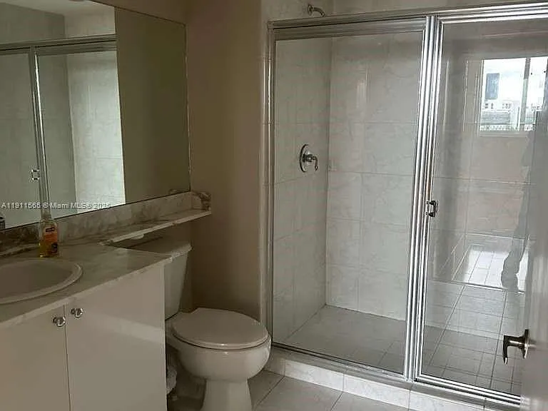 18800 NE 29th Ave #913 — Photo 8