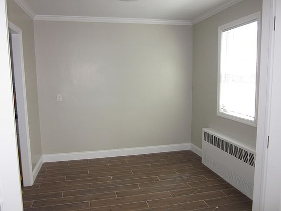 4th image of 7051 153rd St Floor 3