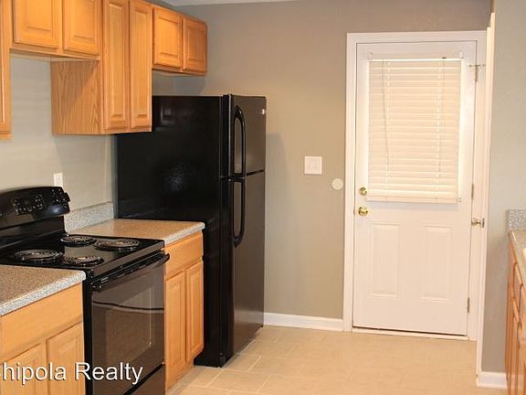 4th image of 1664 Sunny Hills Blvd