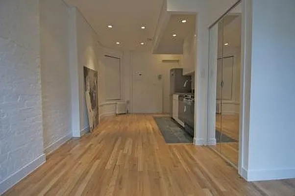 Rented by Veracity NYC LLC | media 20