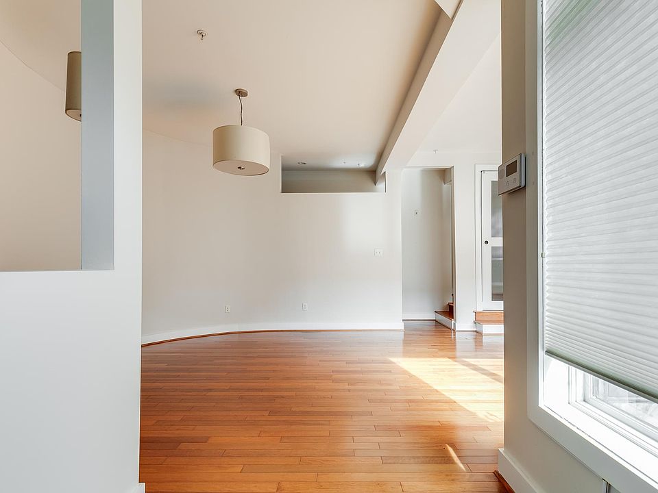 1st image of 1714 W Cary St Unit 1