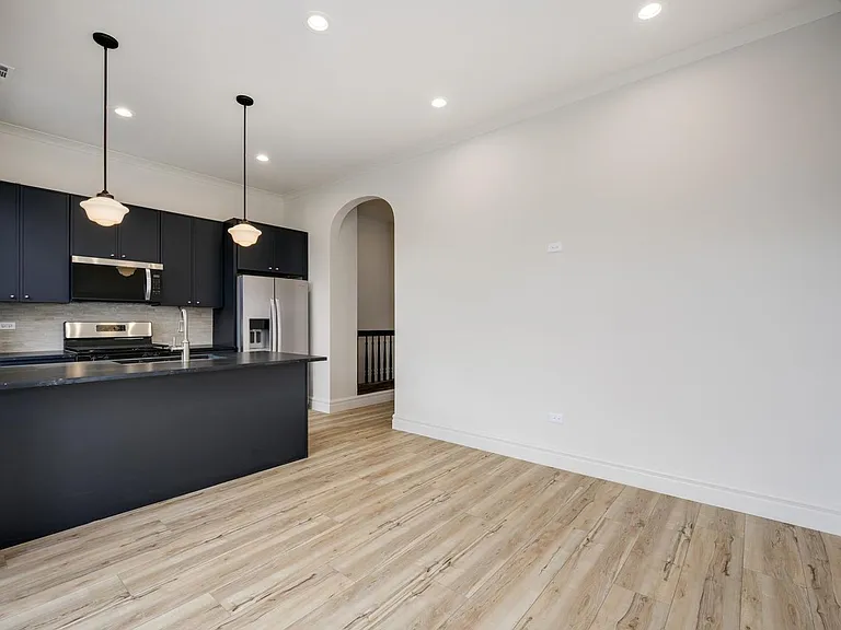 1710 W Belmont Ave #301 — Photo 15