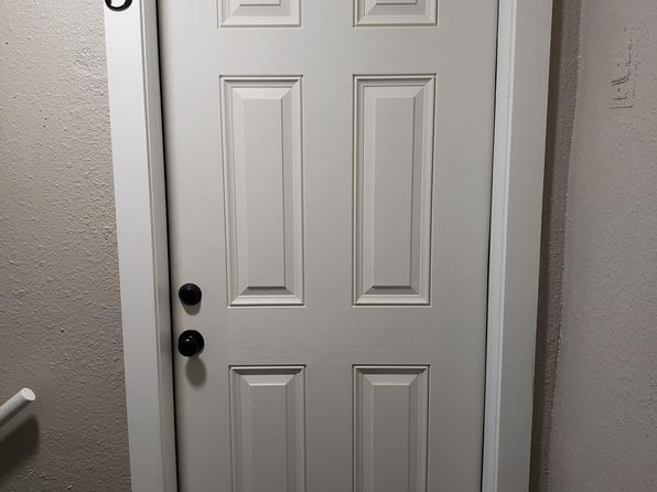 702 College St APT 3