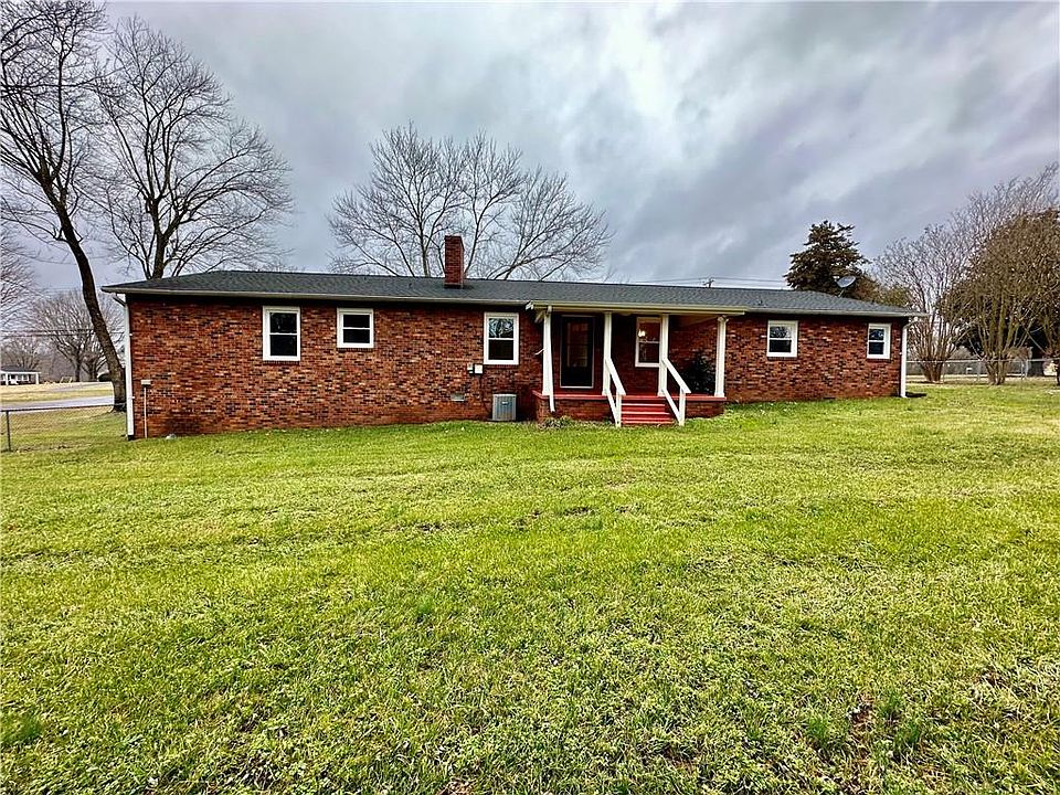 326 N Greenbriar Rd, Statesville, NC 28625 MLS CAR3937138 Zillow