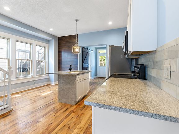 5th image of 909 Wilson Ave #909