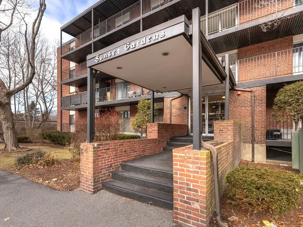 45 Oval Rd APT 8, Quincy, MA 02170