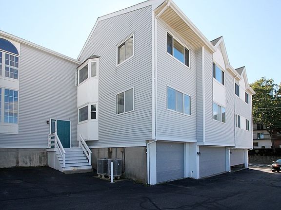 2nd image of 140 Quincy Ave Unit 6