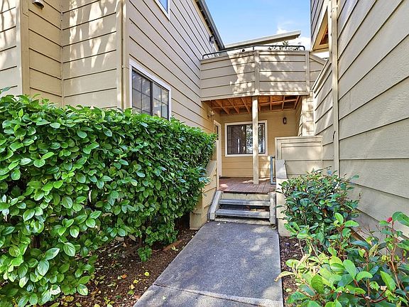 3rd image of 3241 Heather Ridge Ct
