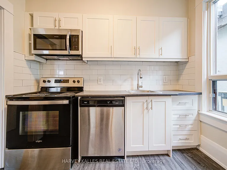 1074 Saint Clair Ave W #4 — Photo 17