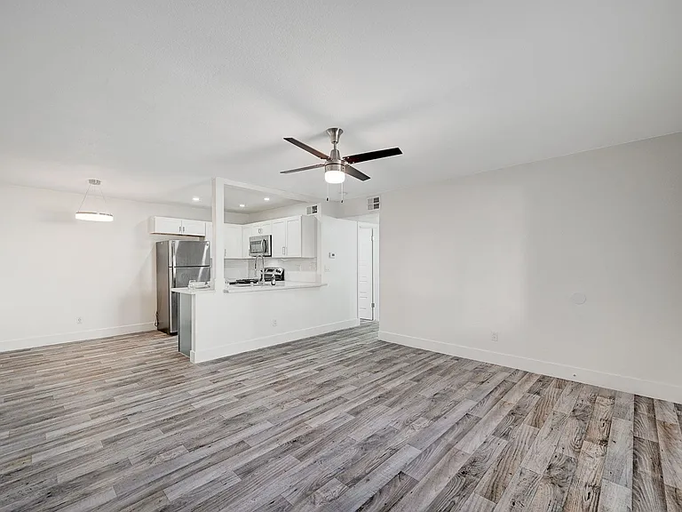 Rancho Vista Apartments — Photo 34