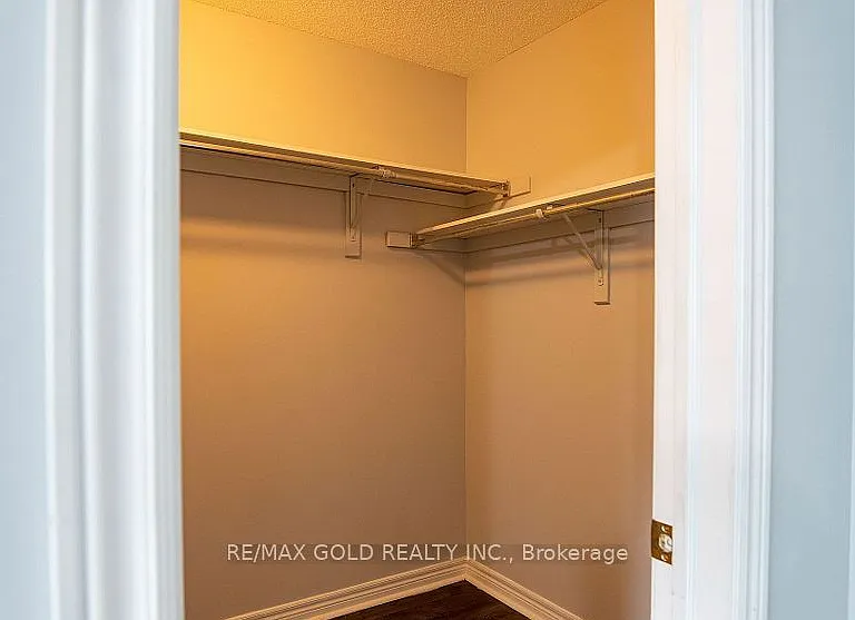 11 Vanderpool Cres #1 — Photo 15