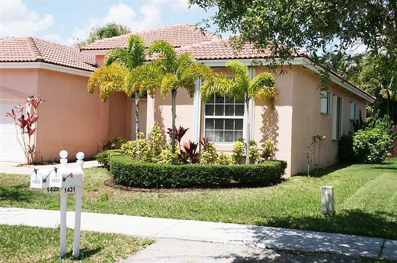 1st image of 1425 SE 23rd Dr