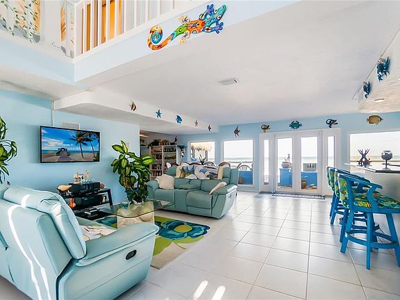3rd image of 608 S Bay Blvd