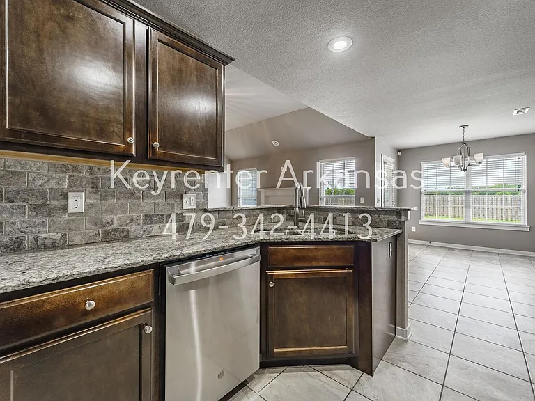 3757 Deerhurst St — Photo 8