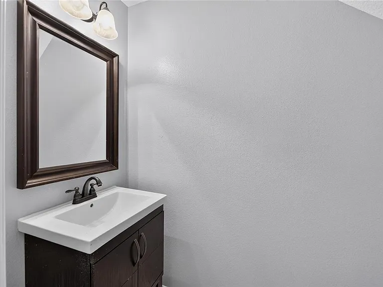 3186 Bayshore Oaks Dr — Photo 9