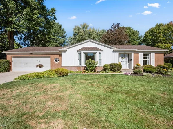 1883 Larchmont Rd, Akron, OH 44313