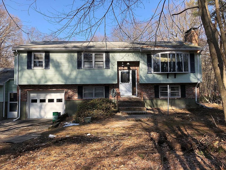 2nd image of 131 Oak St