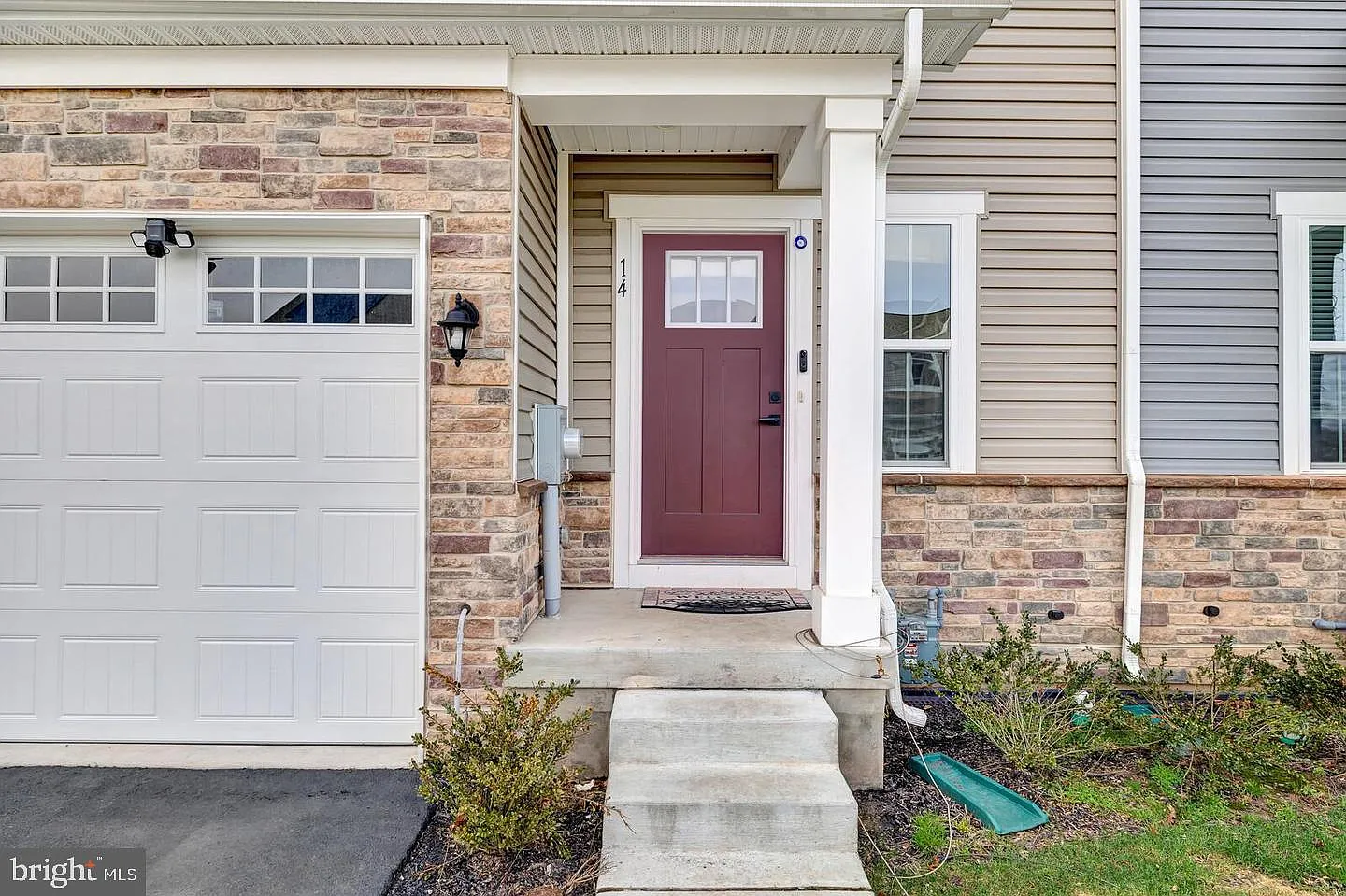3 bed, 3.5 bath, 2462 sqft, $4,300 — Photo 3