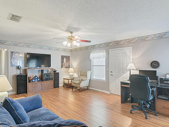 4th image of 4086 Laurelwood Dr