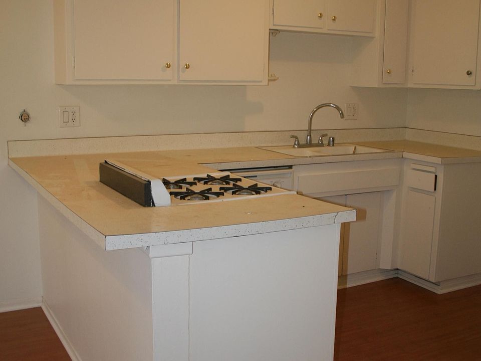 2nd image of 2637 Andover Ave APT 2