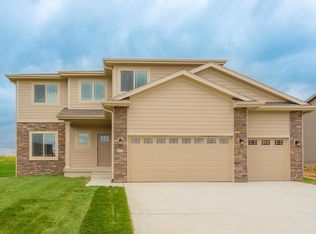 512 Timberview Dr, Adel, IA 50003